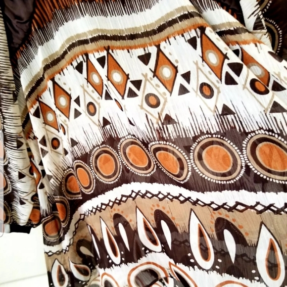 NWOT BCBGeneration Semi Sheer Boho Brown/Cream Tribal Print Pullover Blouse XS - Picture 2 of 7
